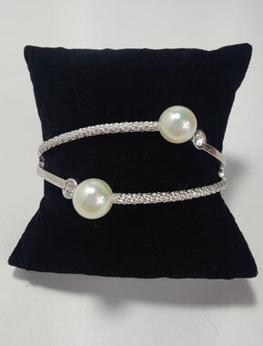 Majorica Pearl & Zirconia Cuff Bracelet Rhodium Plated Steel 10mm White Pearls